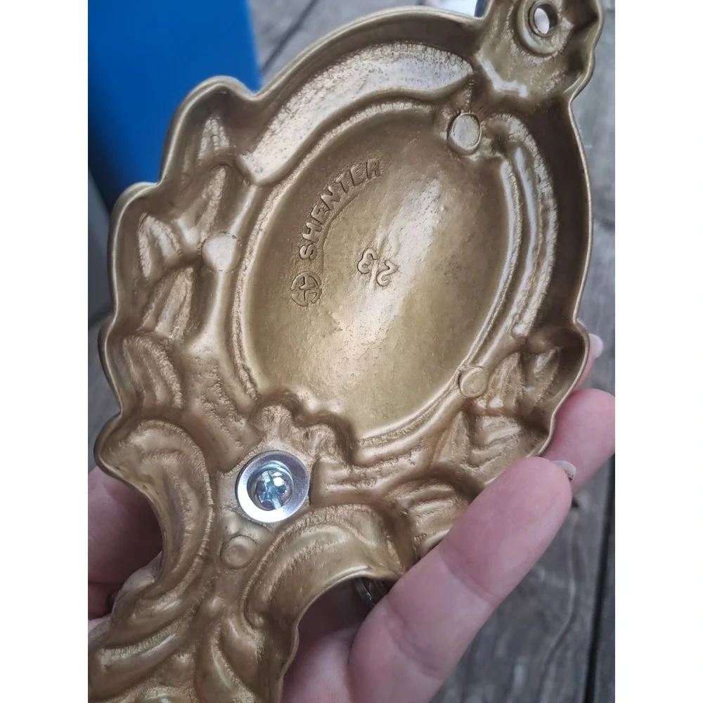 Sargent Gold Brass Ornate Wall Hook Decorative Coat Hat Holder 6 1/2 in J21